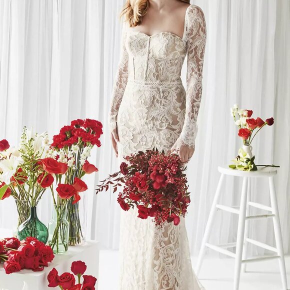 DB Studio Ivory Bisque Lace Sheath Wedding Dress with Detachable Sleeves, Size 6 - Picture 6 of 16